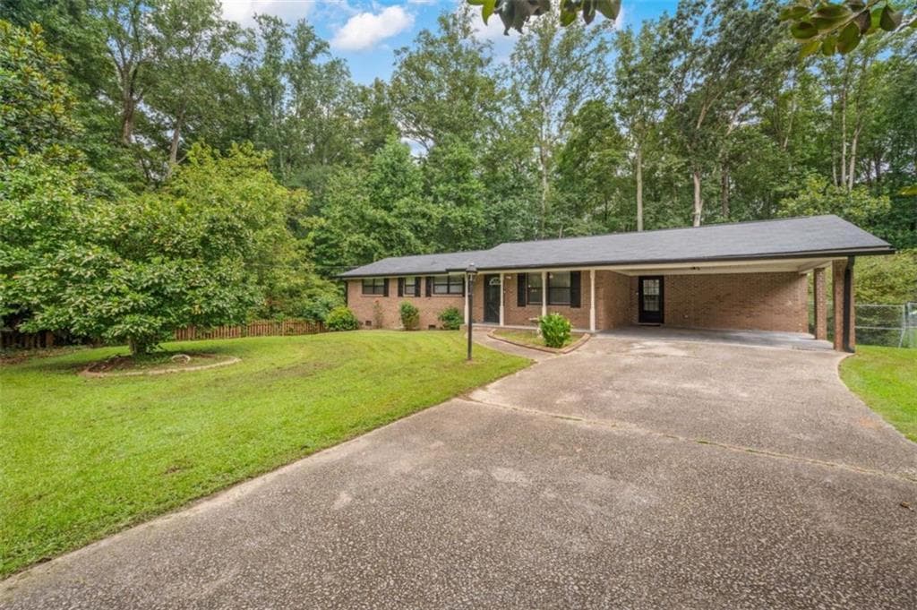 5 bedroom, 3 bathroom, 2,085 sq ft single family residence for rent at 6207 Moss Drive, Douglasville, GA 30135 for $3,500 a month — photo 3