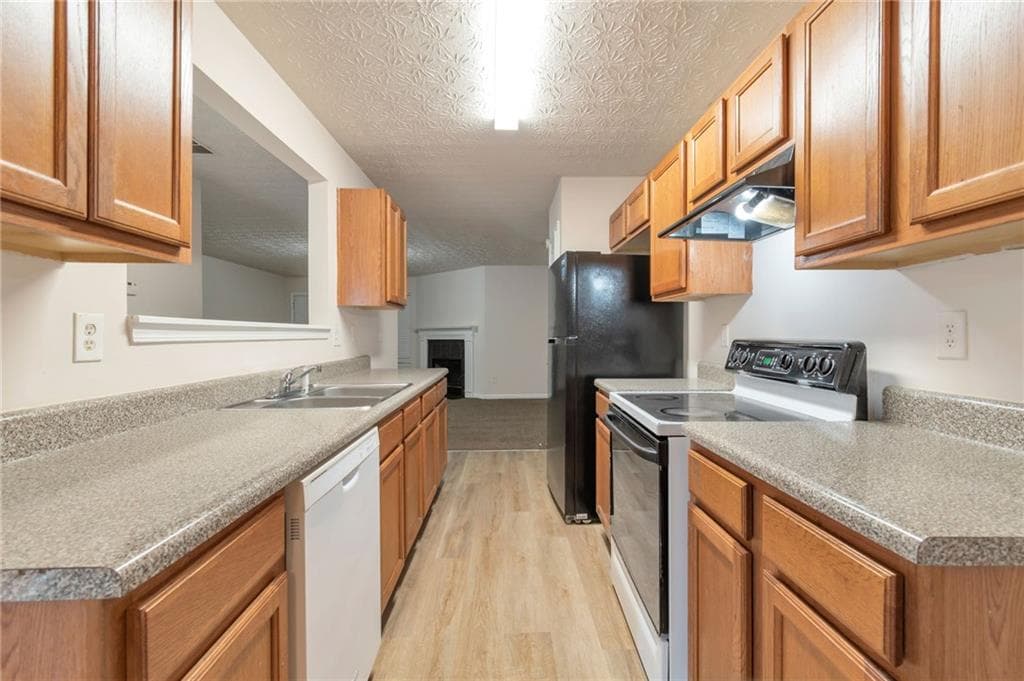 3 bedroom, 3 bathroom, 1,694 sq ft townhouse for sale at 2842 Vining Ridge Terrace, Decatur, GA 30034 — photo 5