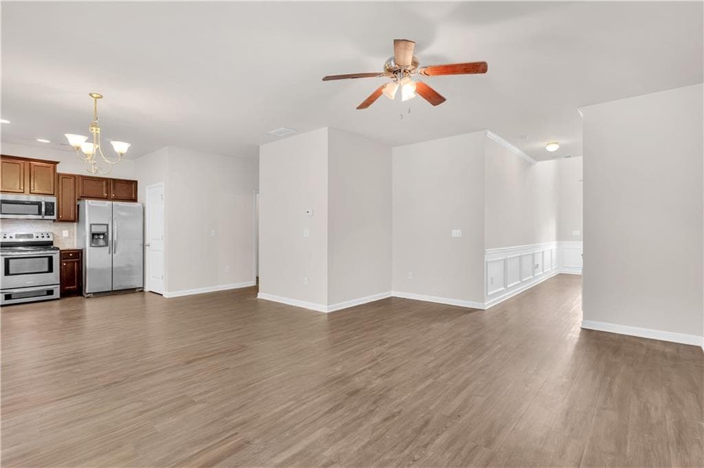 4 bedroom, 3 bathroom, 1,704 sq ft single family residence for rent at 4488 Ravenwood Drive, Union City, GA 30291 for $2,100 a month — photo 4