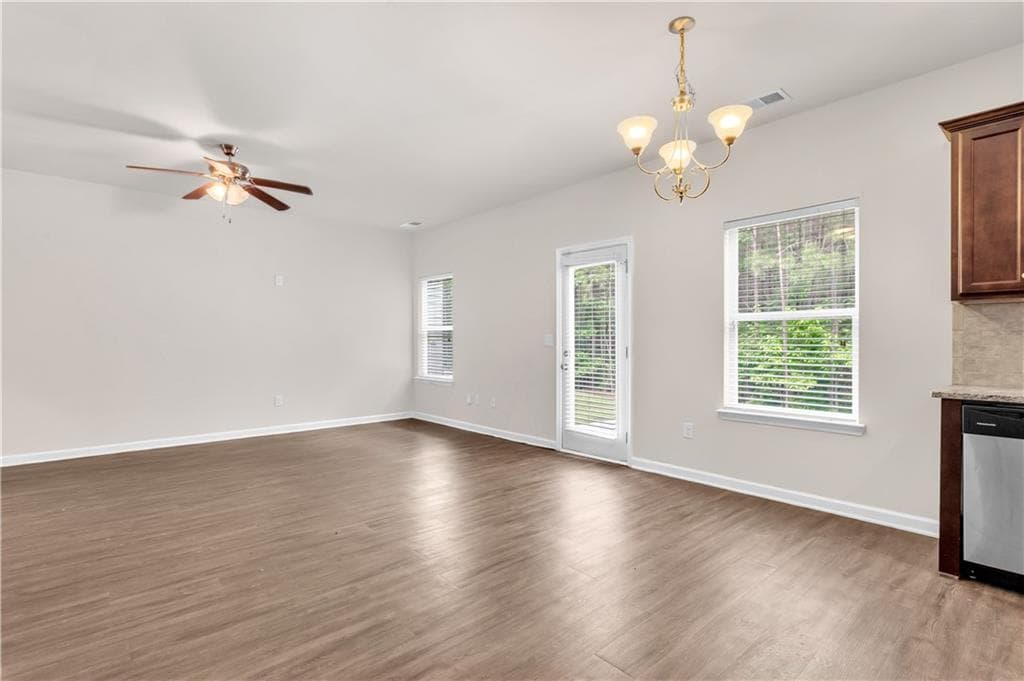 4 bedroom, 3 bathroom, 1,704 sq ft single family residence for rent at 4488 Ravenwood Drive, Union City, GA 30291 for $2,100 a month — photo 9