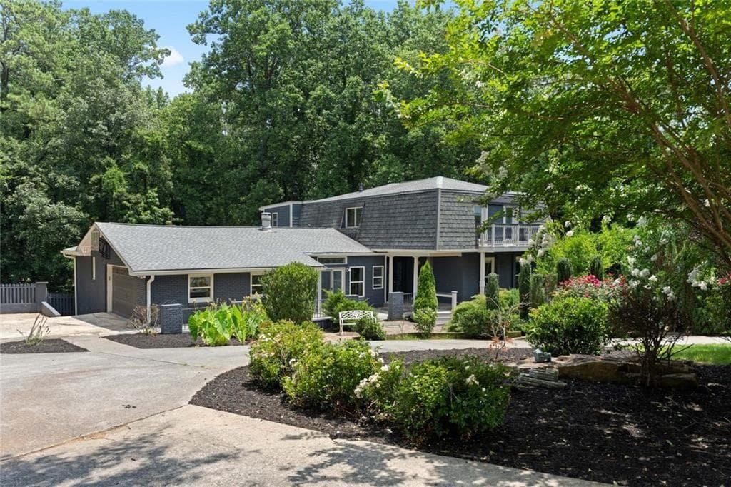 6 bedroom, 7 bathroom, 5,727 sq ft single family residence for sale at 212 Kings Row, Marietta, GA 30067 — photo 1 of 133
