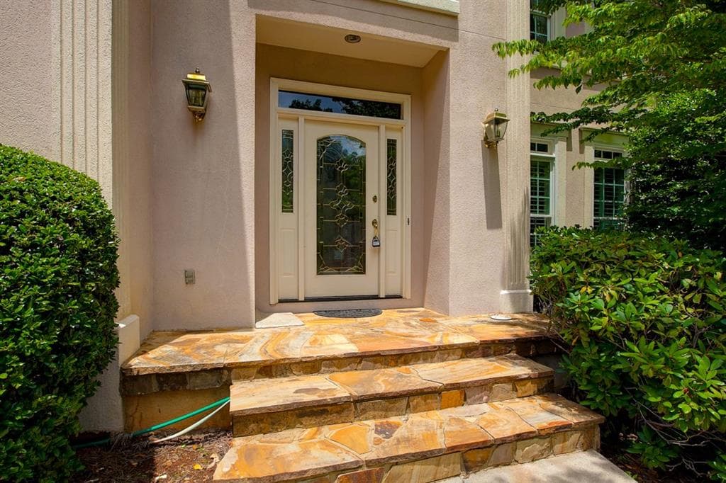 5 bedroom, 4 bathroom, 3,615 sq ft single family residence for sale at 3305 Greencastle, Marietta, GA 30062 — photo 2