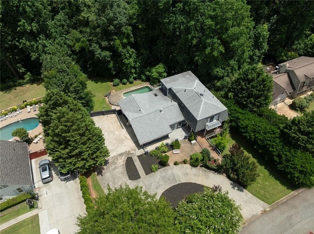 6 bedroom, 7 bathroom, 5,727 sq ft single family residence for sale at 212 Kings Row, Marietta, GA 30067 — photo 8