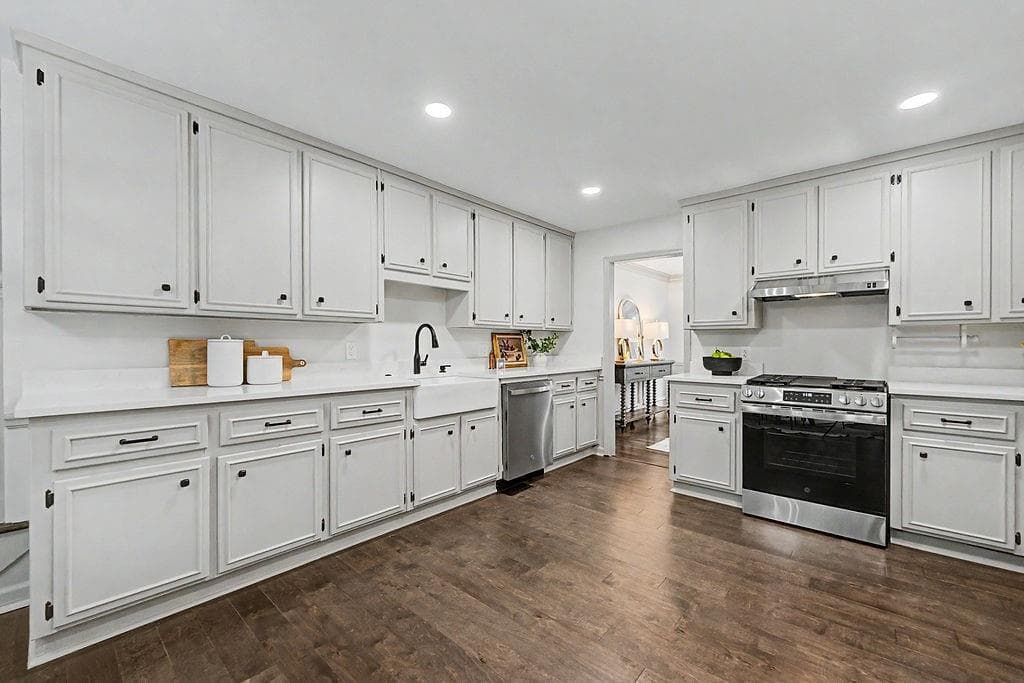 6 bedroom, 6 bathroom, 5,600 sq ft single family residence for sale at 228 Nacoochee Drive, Woodstock, GA 30188 — photo 8