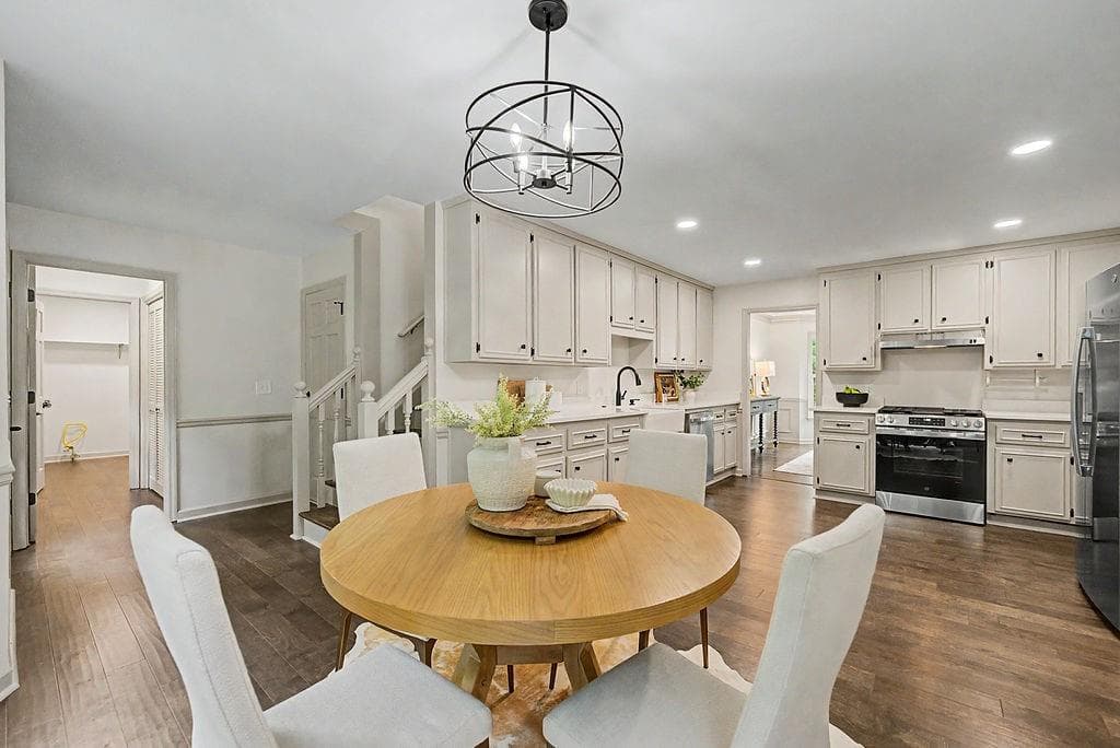 6 bedroom, 6 bathroom, 5,600 sq ft single family residence for sale at 228 Nacoochee Drive, Woodstock, GA 30188 — photo 9