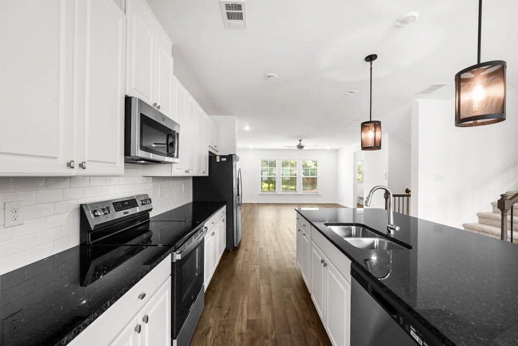 4 bedroom, 4 bathroom, 2,504 sq ft townhouse for sale at 6230 Kenbrook Drive, Tucker, GA 30084 — photo 5