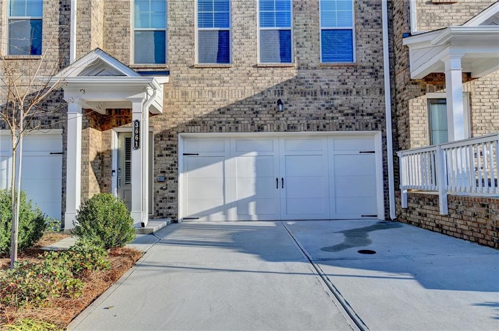3 bedroom, 4 bathroom, 2,500 sq ft townhouse for sale at 3661 Willingham Run, Marietta, GA 30008 — photo 2