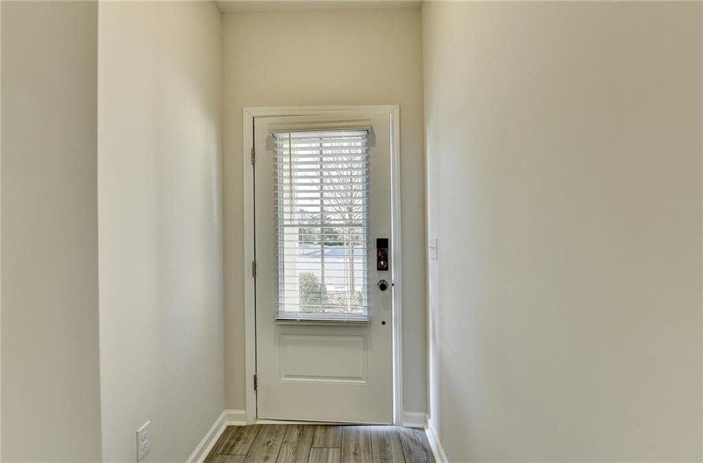 3 bedroom, 4 bathroom, 2,500 sq ft townhouse for sale at 3661 Willingham Run, Marietta, GA 30008 — photo 3