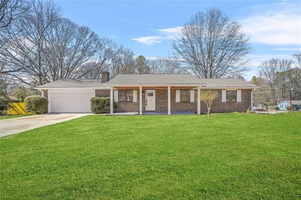 3 bedroom, 2 bathroom, 1,372 sq ft single family residence for sale at 897 Marie Lane, Conyers, GA 30094 — photo 2