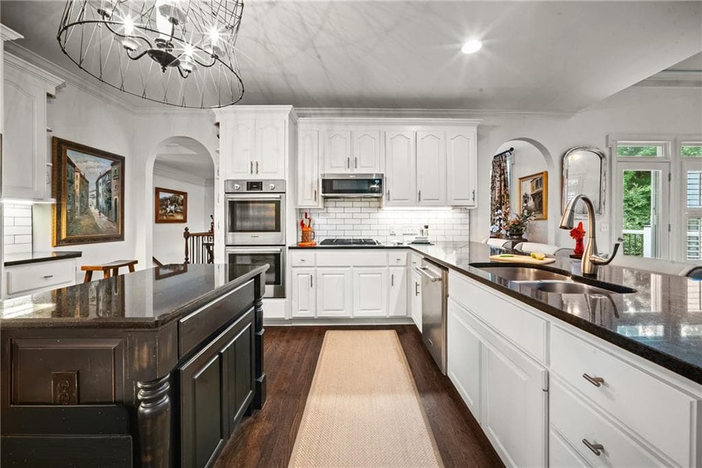 4 bedroom, 5 bathroom, 6,010 sq ft single family residence for sale at 6275 Polo Drive, Cumming, GA 30040 — photo 10