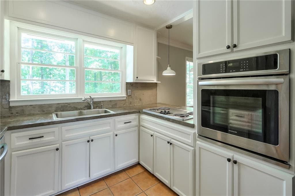 3 bedroom, 2 bathroom, 1,403 sq ft single family residence for rent at 2842 Bob Cox Road, Marietta, GA 30064 for $1,995 a month — photo 9