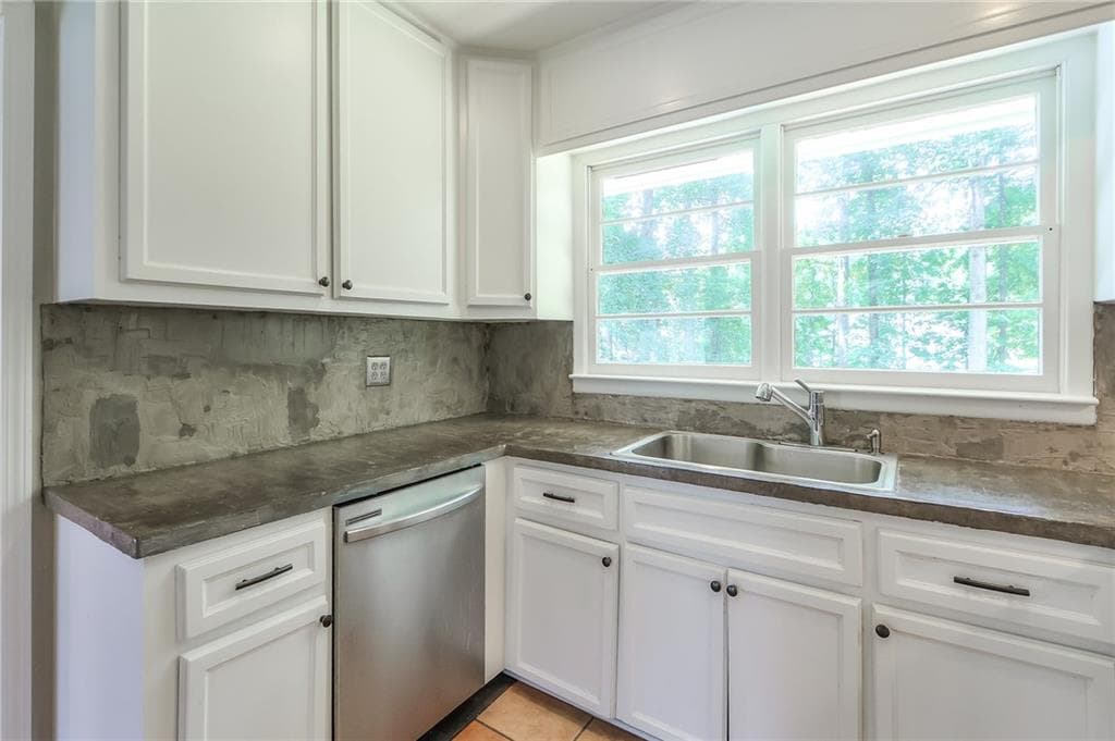 3 bedroom, 2 bathroom, 1,403 sq ft single family residence for rent at 2842 Bob Cox Road, Marietta, GA 30064 for $1,995 a month — photo 10