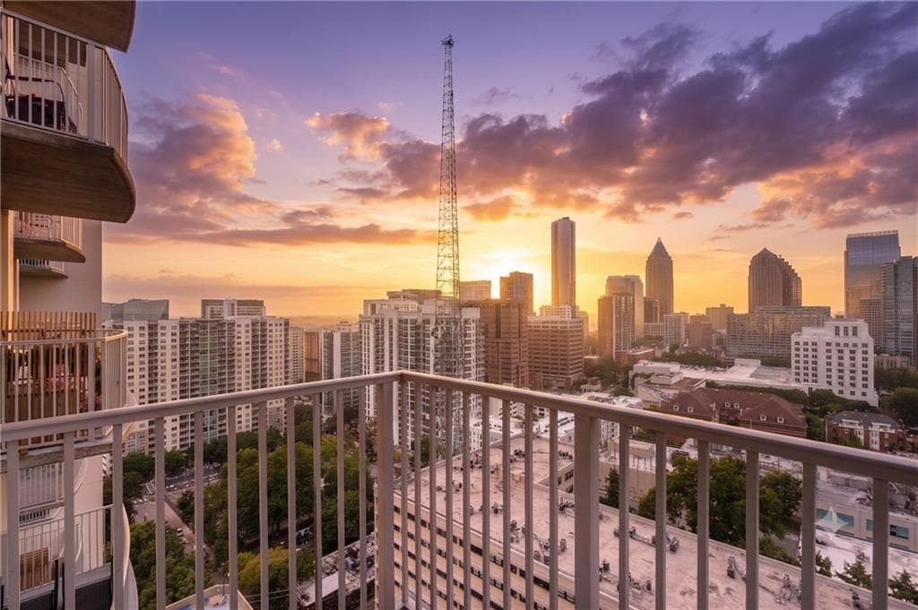 1 bedroom, 1 bathroom, 796 sq ft condominium for sale at 860 Peachtree Street 1910, Atlanta, GA 30308 — photo 2