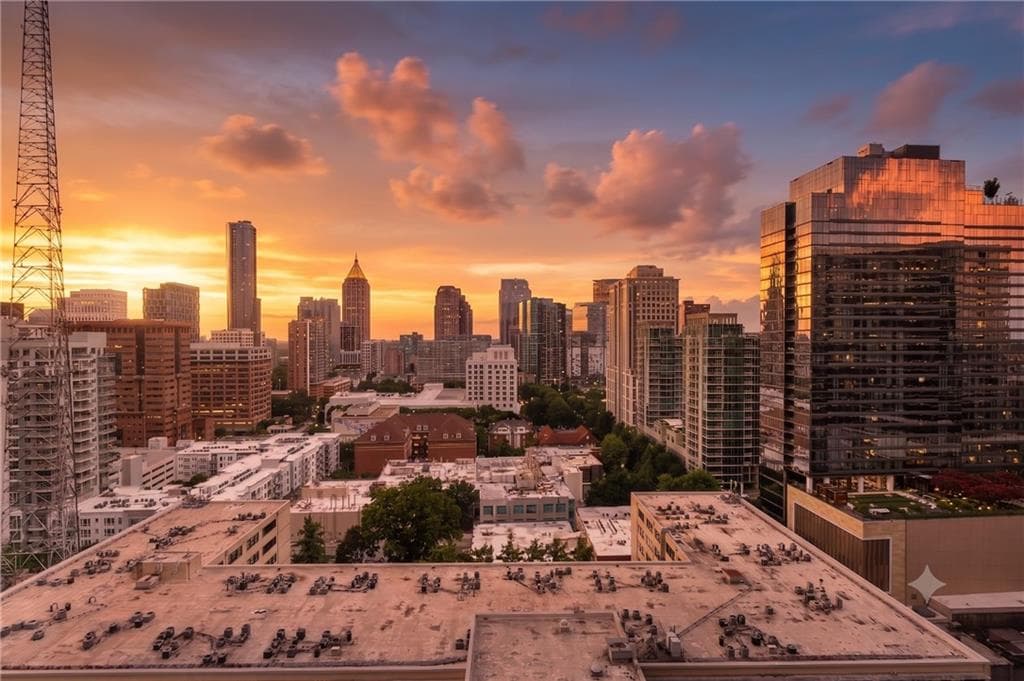 1 bedroom, 1 bathroom, 796 sq ft condominium for sale at 860 Peachtree Street 1910, Atlanta, GA 30308 — photo 3