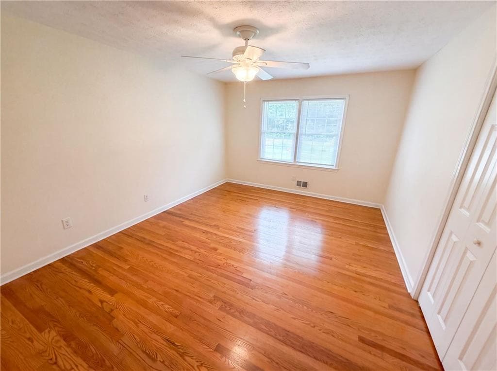 3 bedroom, 2 bathroom, 1,863 sq ft single family residence under contract at 3293 Bright Star Road, Douglasville, GA 30135 — photo 4