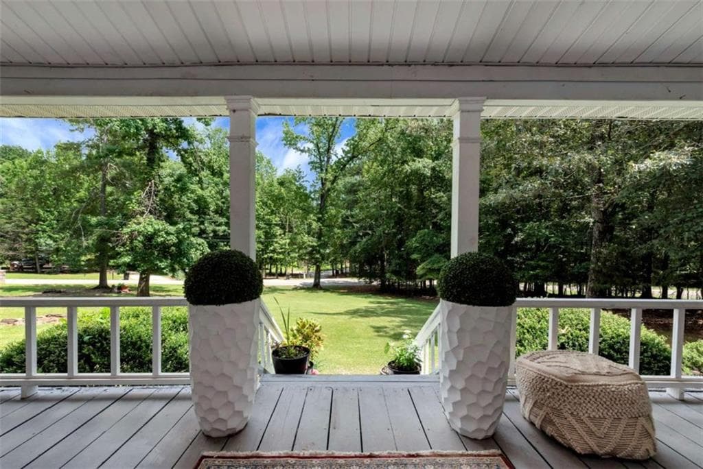 4 bedroom, 3 bathroom, 2,739 sq ft single family residence for sale at 425 Greenleaf Drive, Lavonia, GA 30553 — photo 7