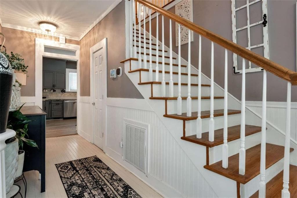 4 bedroom, 3 bathroom, 2,739 sq ft single family residence for sale at 425 Greenleaf Drive, Lavonia, GA 30553 — photo 10