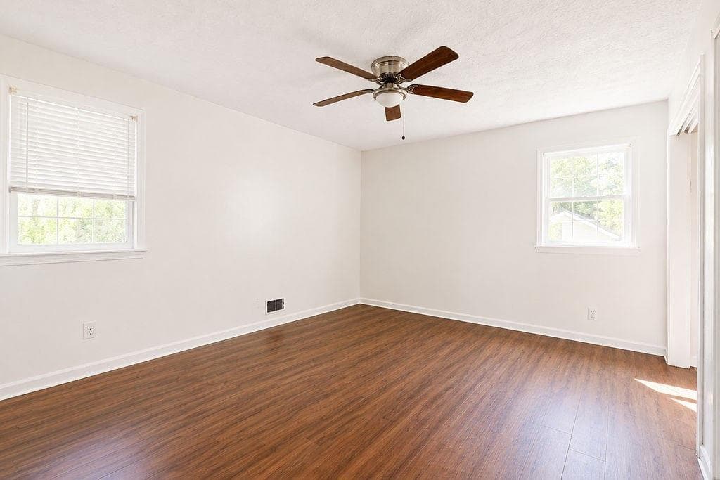 3 bedroom, 3 bathroom single family residence under contract at 970 Woodbridge Drive, Conyers, GA 30012 — photo 10