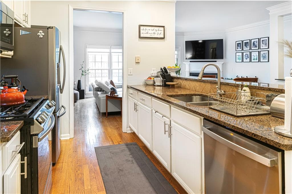 3 bedroom, 4 bathroom, 1,558 sq ft townhouse for rent at 132 Church Street, Decatur, GA 30030 for $3,695 a month — photo 5