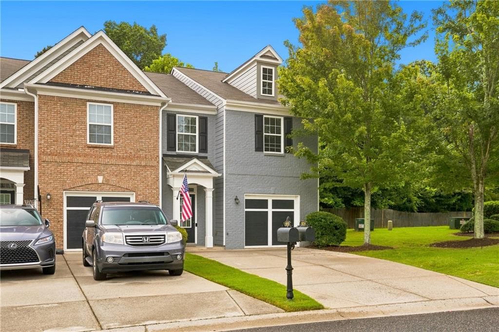 3 bedroom, 3 bathroom, 1,856 sq ft townhouse for sale at 5054 Sherwood Way, Cumming, GA 30040 — photo 8
