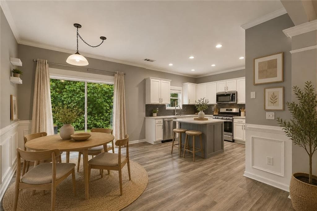 3 bedroom, 3 bathroom, 1,856 sq ft townhouse for sale at 5054 Sherwood Way, Cumming, GA 30040 — photo 3