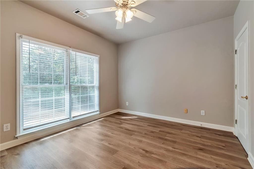 4 bedroom, 3 bathroom, 3,078 sq ft single family residence under contract at 1444 Oglethorpe Drive, Suwanee, GA 30024 — photo 10