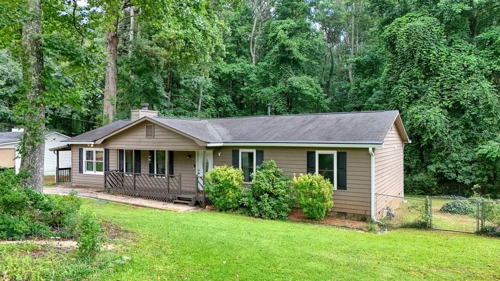 3 bedroom, 2 bathroom, 1,558 sq ft single family residence for sale at 16 Allen Lane, Dallas, GA 30157 — photo 3