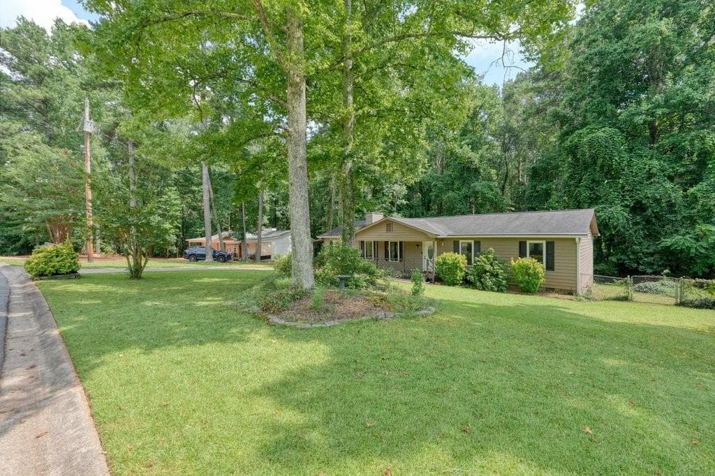 3 bedroom, 2 bathroom, 1,558 sq ft single family residence for sale at 16 Allen Lane, Dallas, GA 30157 — photo 8