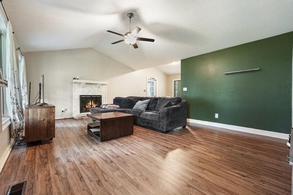 3 bedroom, 2 bathroom, 1,558 sq ft single family residence for sale at 16 Allen Lane, Dallas, GA 30157 — photo 10
