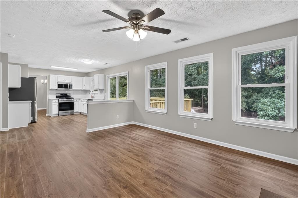 4 bedroom, 4 bathroom, 3,268 sq ft single family residence for rent at 4554 Darrowby Drive, Powder Springs, GA 30127 for $2,500 a month — photo 6