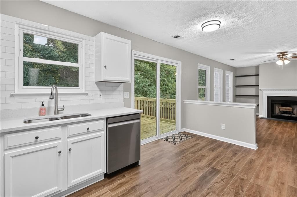 4 bedroom, 4 bathroom, 3,268 sq ft single family residence for rent at 4554 Darrowby Drive, Powder Springs, GA 30127 for $2,500 a month — photo 9