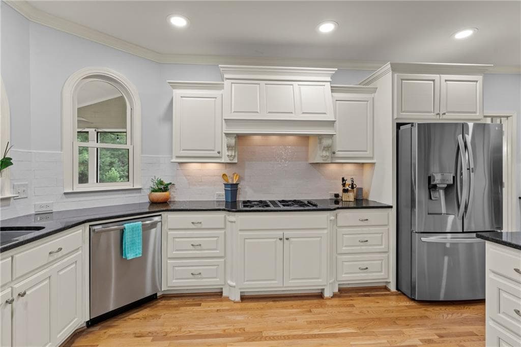 6 bedroom, 5 bathroom, 6,107 sq ft single family residence under contract at 507 Blue Ridge Way, Canton, GA 30114 — photo 8