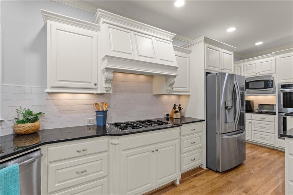 6 bedroom, 5 bathroom, 6,107 sq ft single family residence under contract at 507 Blue Ridge Way, Canton, GA 30114 — photo 10