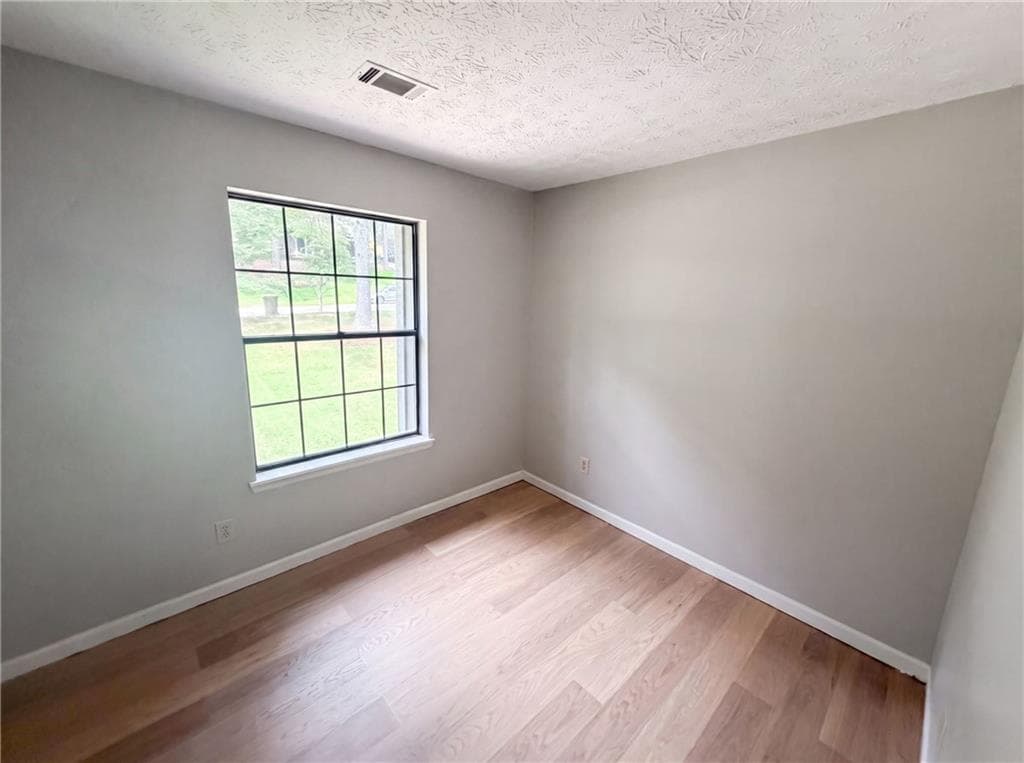 3 bedroom, 3 bathroom, 1,672 sq ft single family residence for sale at 165 Splitwood Lane, Fairburn, GA 30213 — photo 4