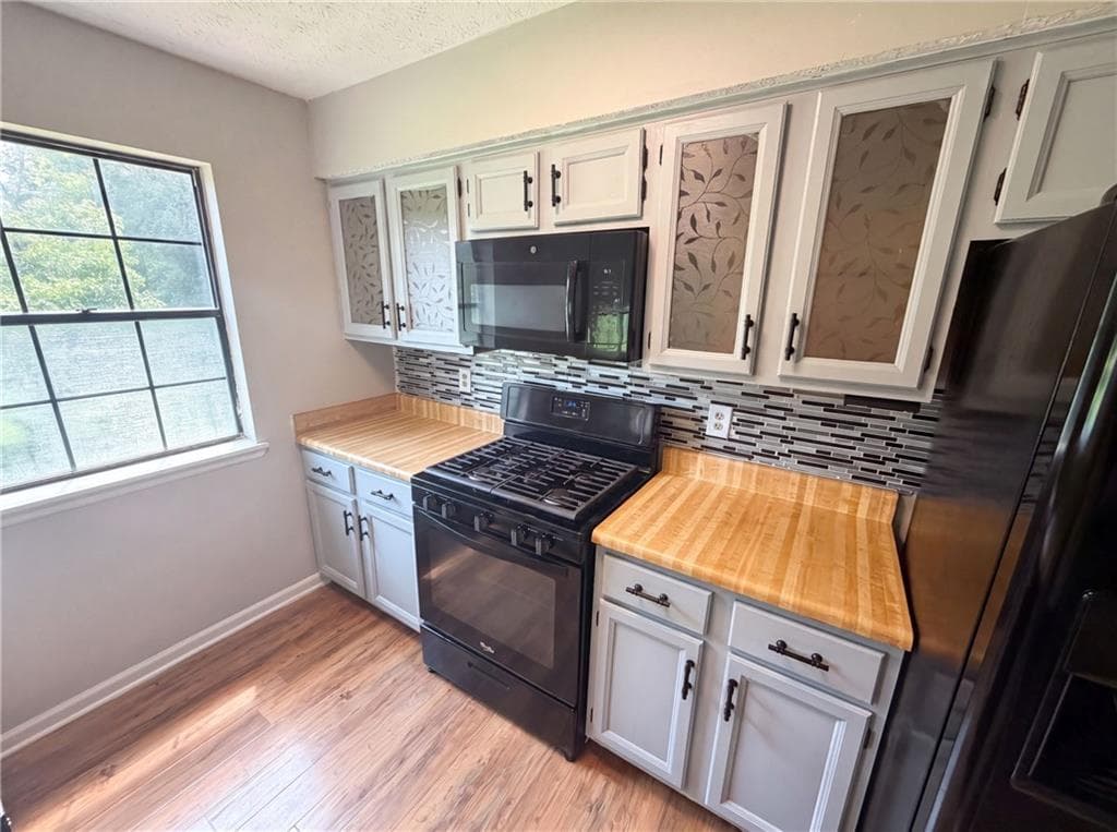 3 bedroom, 3 bathroom, 1,672 sq ft single family residence for sale at 165 Splitwood Lane, Fairburn, GA 30213 — photo 9