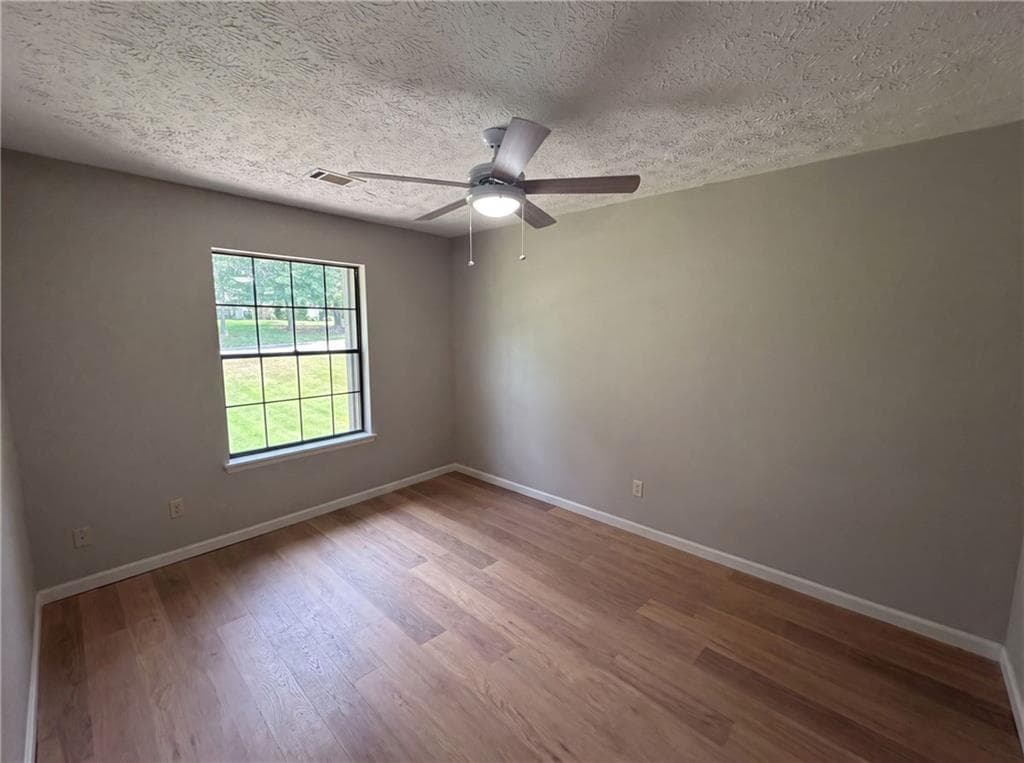 3 bedroom, 3 bathroom, 1,672 sq ft single family residence for sale at 165 Splitwood Lane, Fairburn, GA 30213 — photo 10