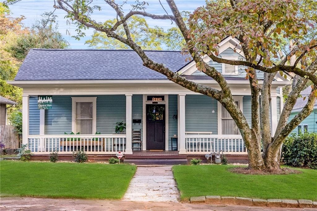 4 bedroom, 2 bathroom, 1,800 sq ft single family residence for rent at 1470 Athens Avenue, Atlanta, GA 30310 for $2,900 a month — photo 1 of 31