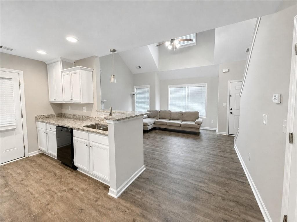 2 bedroom, 2 bathroom, 1,236 sq ft townhouse for sale at 2184 Olmadison View, South Fulton, GA 30349 — photo 7