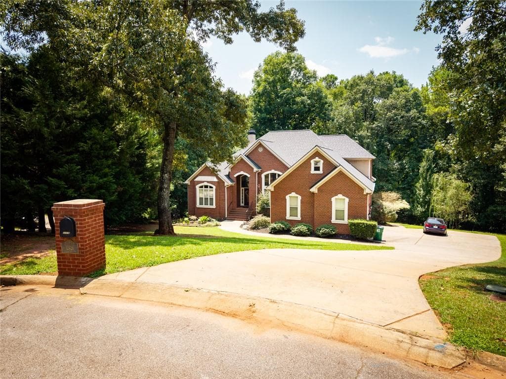 5 bedroom, 5 bathroom, 4,850 sq ft single family residence for sale at 12426 Edgewater Drive, Hampton, GA 30228 — photo 2