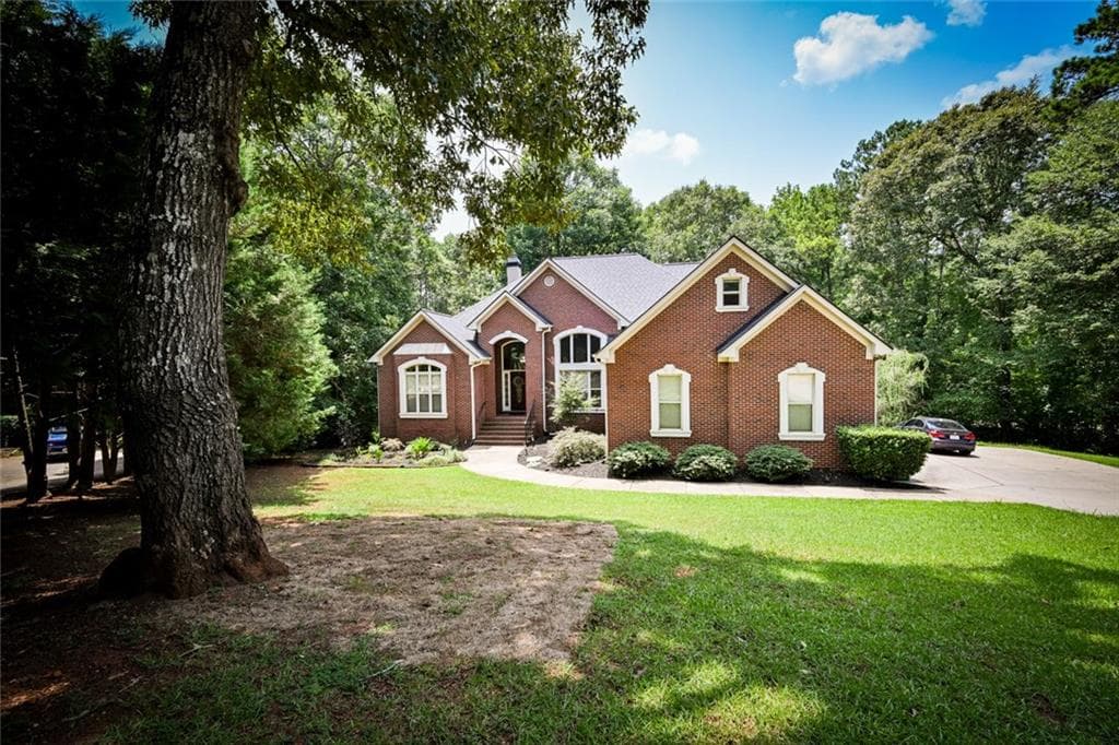 5 bedroom, 5 bathroom, 4,850 sq ft single family residence for sale at 12426 Edgewater Drive, Hampton, GA 30228 — photo 7