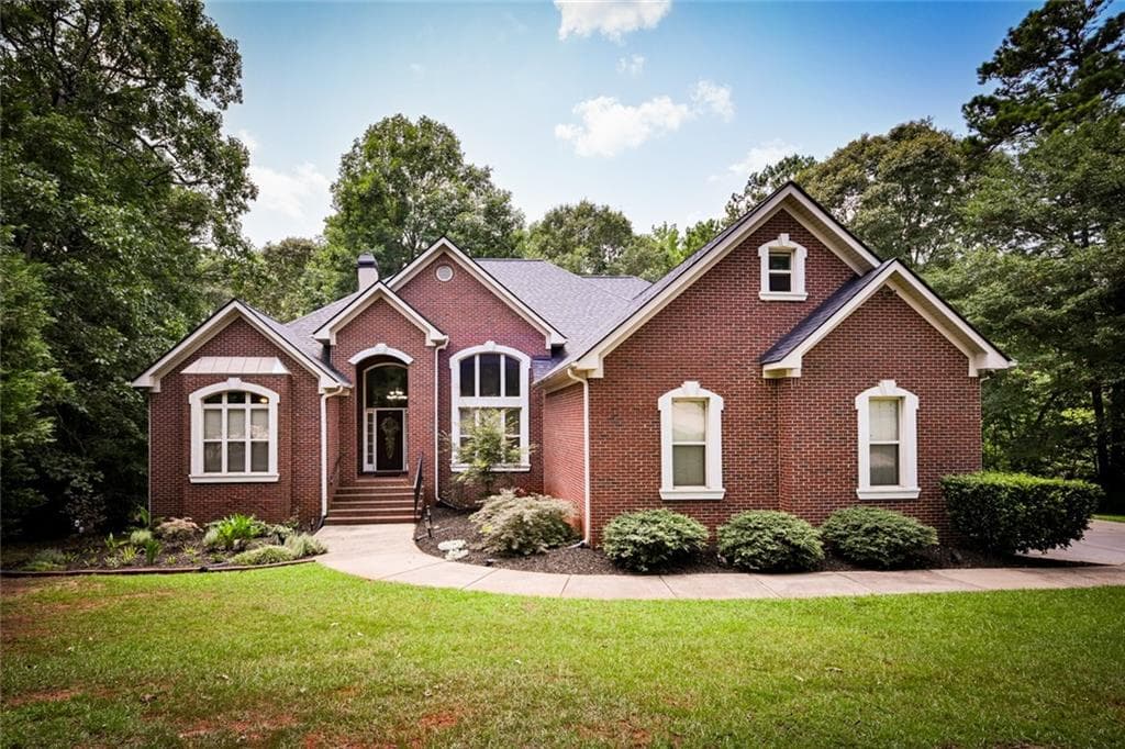 5 bedroom, 5 bathroom, 4,850 sq ft single family residence for sale at 12426 Edgewater Drive, Hampton, GA 30228 — photo 8