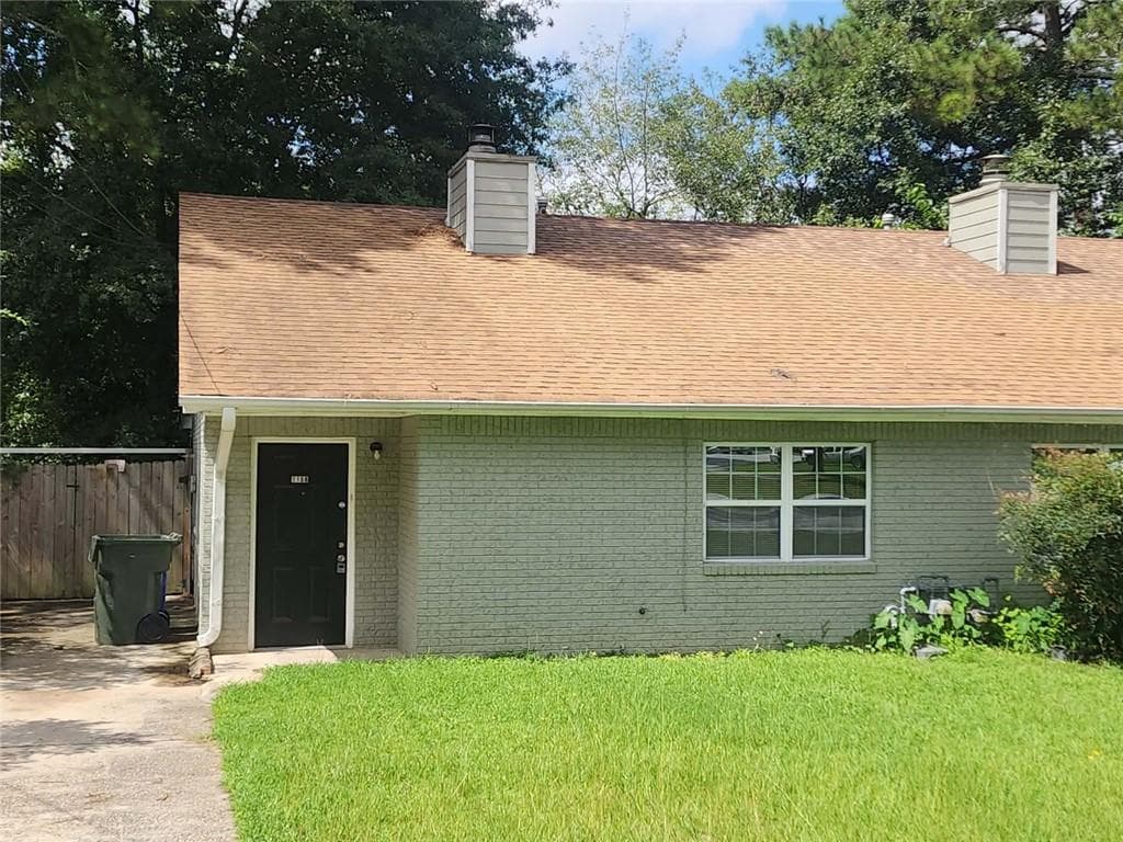2 bedroom, 1 bathroom, 2,016 sq ft duplex for rent at 1168 Pinedale Circle, Conyers, GA 30012 for $1,300 a month