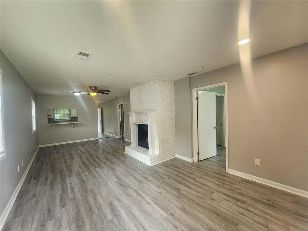 2 bedroom, 1 bathroom, 2,016 sq ft duplex for rent at 1168 Pinedale Circle, Conyers, GA 30012 for $1,300 a month — photo 2