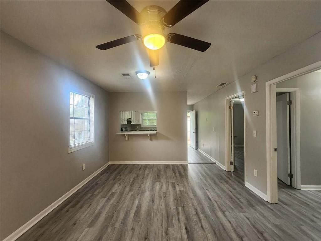 2 bedroom, 1 bathroom, 2,016 sq ft duplex for rent at 1168 Pinedale Circle, Conyers, GA 30012 for $1,300 a month — photo 5