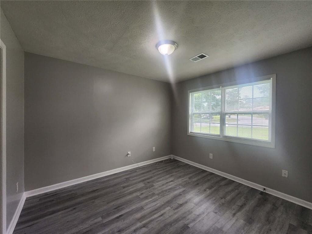 2 bedroom, 1 bathroom, 2,016 sq ft duplex for rent at 1168 Pinedale Circle, Conyers, GA 30012 for $1,300 a month — photo 8