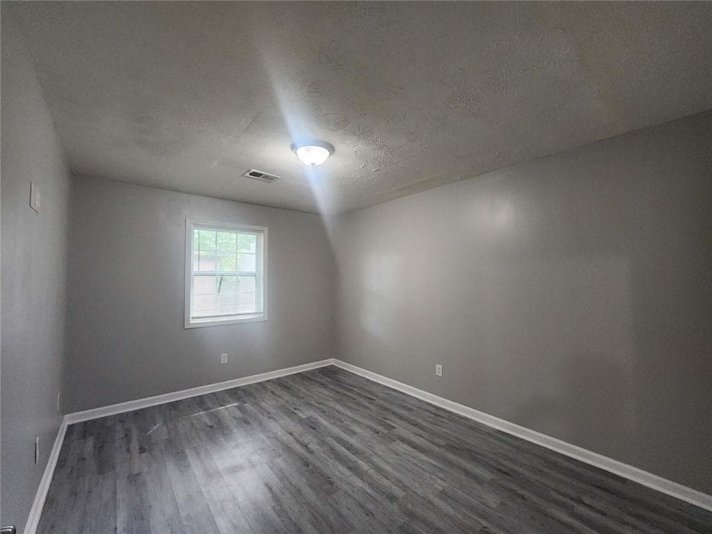 2 bedroom, 1 bathroom, 2,016 sq ft duplex for rent at 1168 Pinedale Circle, Conyers, GA 30012 for $1,300 a month — photo 9