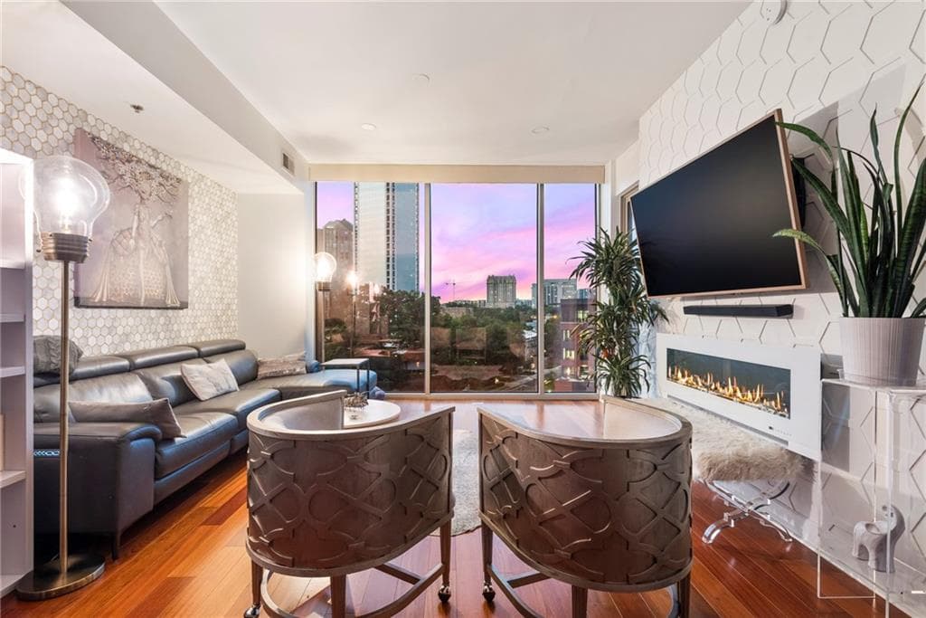 2 bedroom, 3 bathroom, 1,594 sq ft condominium for sale at 2795 Peachtree Road 805, Atlanta, GA 30305 — photo 10