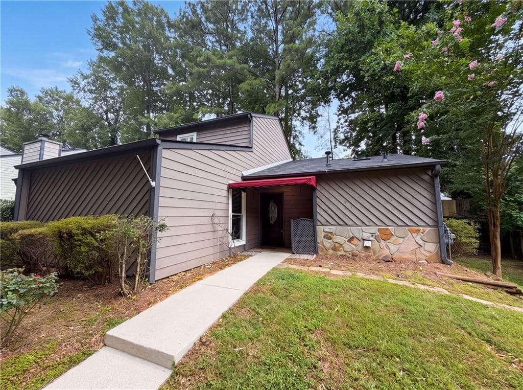 2 bedroom, 2 bathroom, 1,428 sq ft townhouse under contract at 282 Toweridge Drive, Marietta, GA 30064