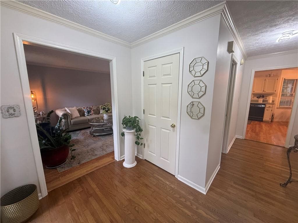 4 bedroom, 3 bathroom, 1,948 sq ft single family residence for sale at 2965 Riverbend Drive, Snellville, GA 30078 — photo 6