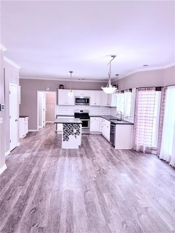 4 bedroom, 3 bathroom, 2,445 sq ft single family residence for sale at 2887 Kingstream Drive, Snellville, GA 30039 — photo 8